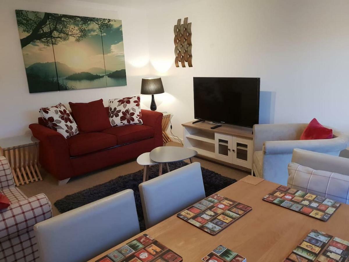 Chic Flat At Hairmyres Hospital & Train Station Lägenhet East Kilbride Exteriör bild